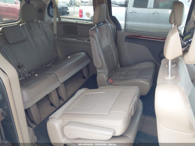 Chrysler Town & Country Limited Platinum