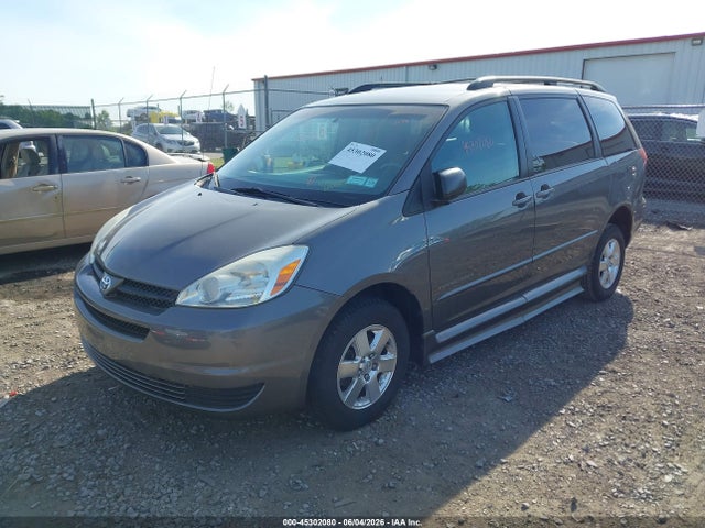 Toyota Sienna Le