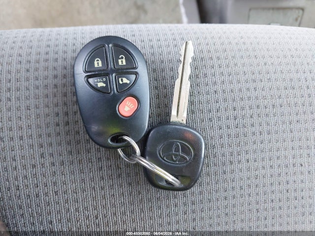 Toyota Sienna Le