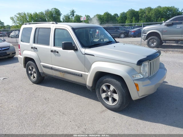 Salvage Jeep Liberty Image