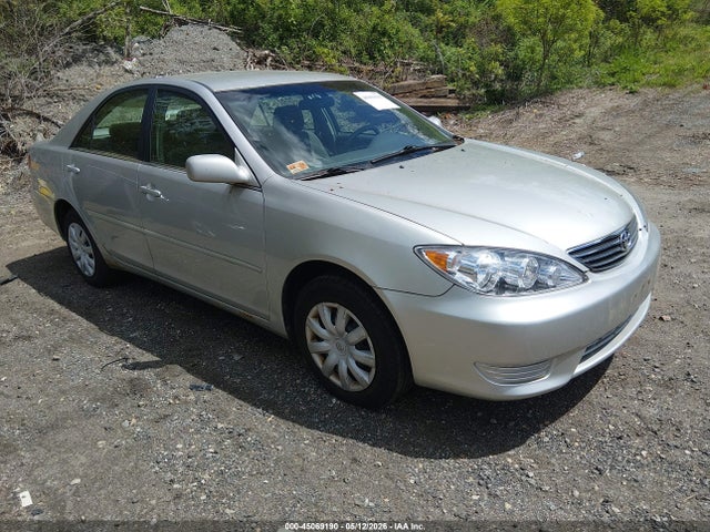 Salvage Toyota Camry Image