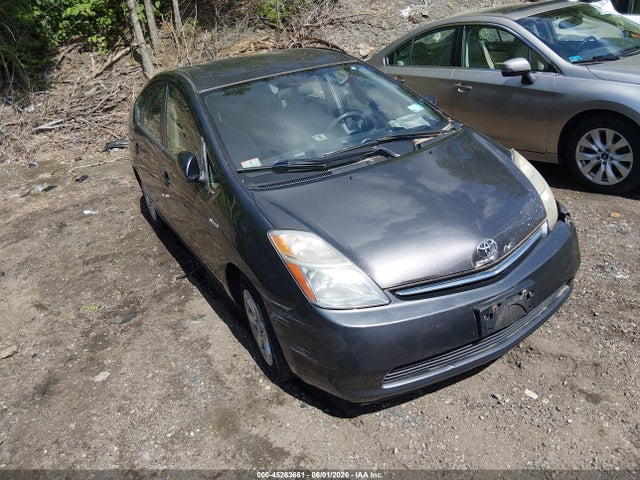 Salvage Toyota Prius Image