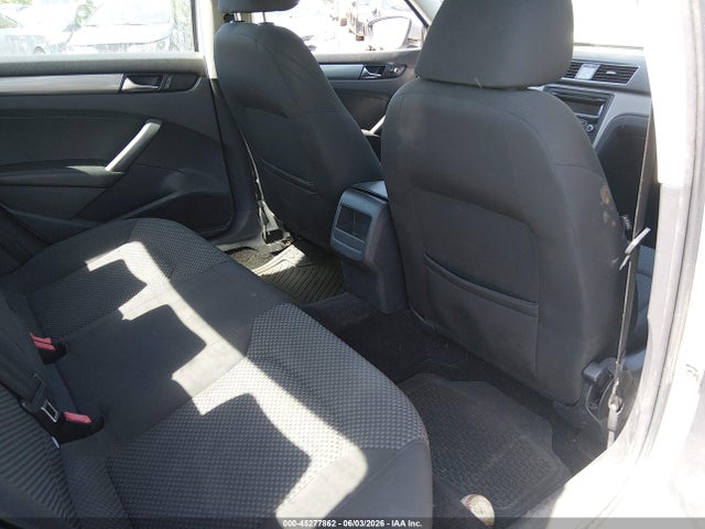 Volkswagen Passat S