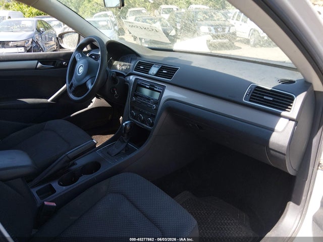 Volkswagen Passat S