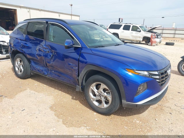 Salvage Hyundai TUCSON Image