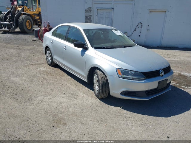 Salvage Volkswagen Jetta Image