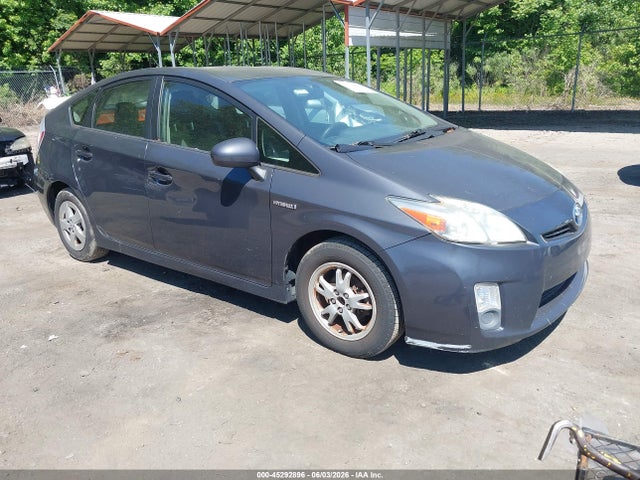 Salvage Toyota Prius Image