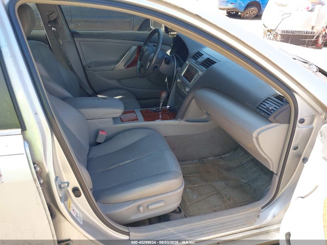 Toyota Camry Xle V6