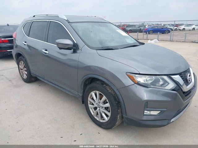 Salvage Nissan Rogue Image