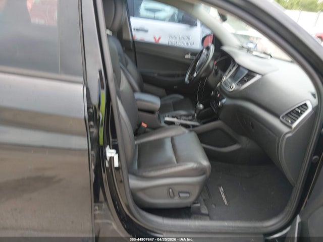 Hyundai TUCSON Se Plus