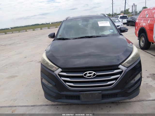 Hyundai TUCSON Se Plus