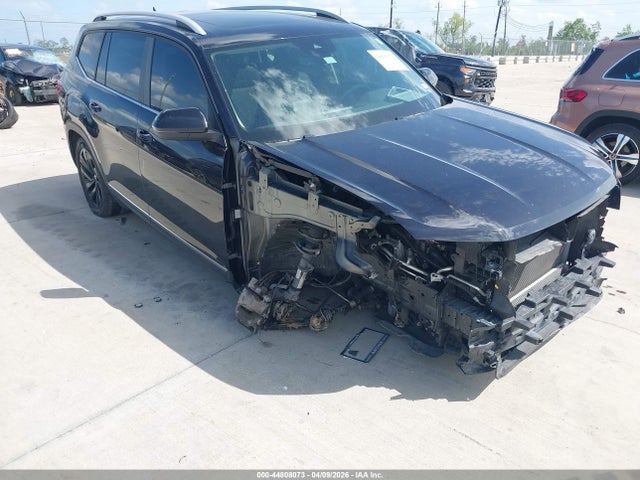 Salvage Volkswagen Atlas Image