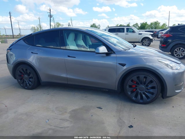 Tesla Model Y Performance Dual Motor All-wheel Drive