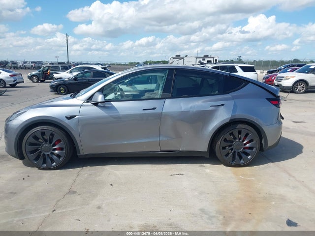 Tesla Model Y Performance Dual Motor All-wheel Drive