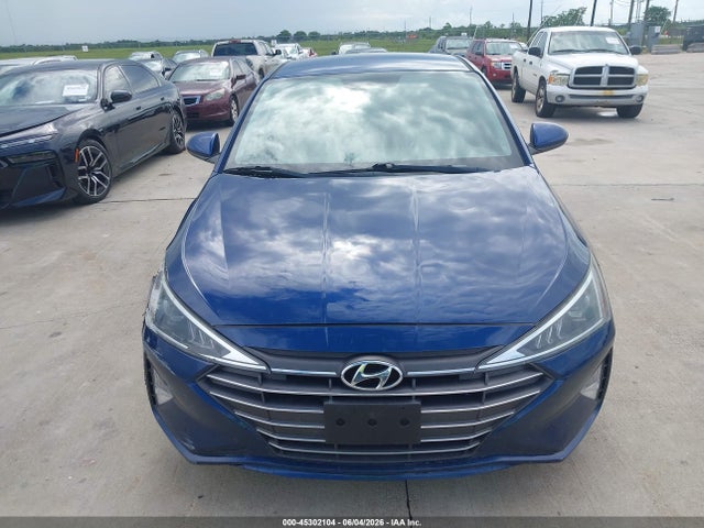 Hyundai ELANTRA Sel