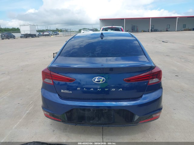 Hyundai ELANTRA Sel