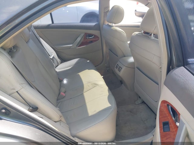 Toyota Camry Xle V6