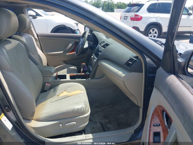 Toyota Camry Xle V6
