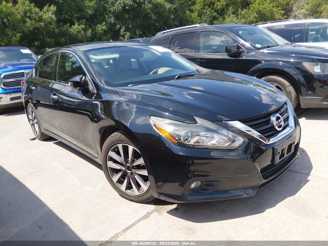 Salvage Nissan Altima Image