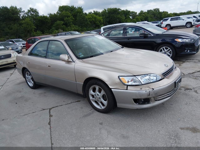 Salvage Lexus Es Image