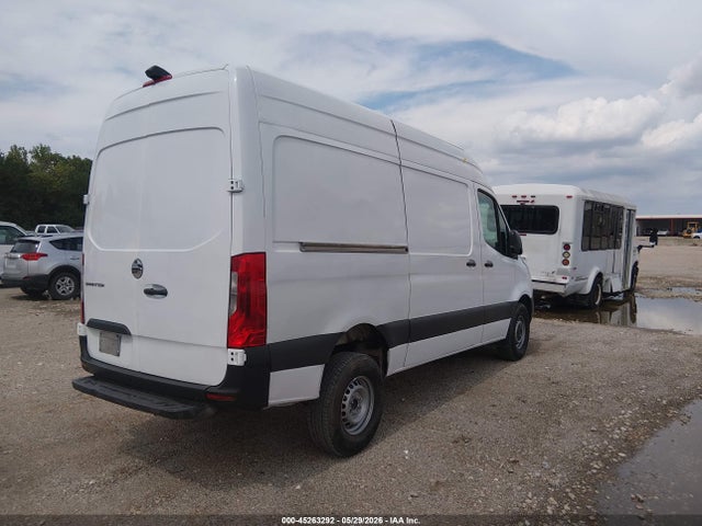 Freightliner Sprinter 2500 Standard Roof I4