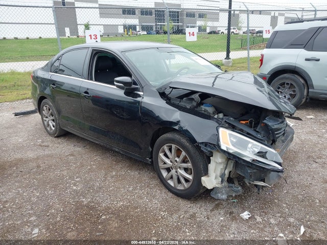 Salvage Volkswagen Jetta Image