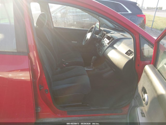 Nissan Versa 1.8 S