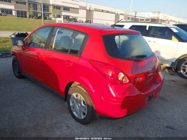 Nissan Versa 1.8 S