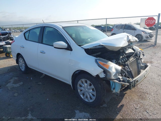 Salvage Nissan Versa Image