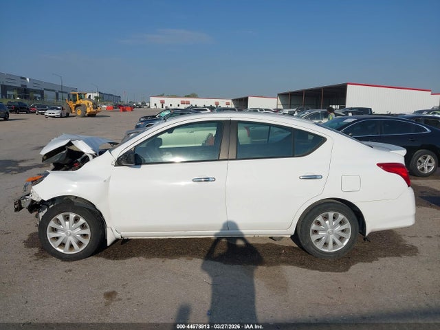 Nissan Versa 1.6 Sv