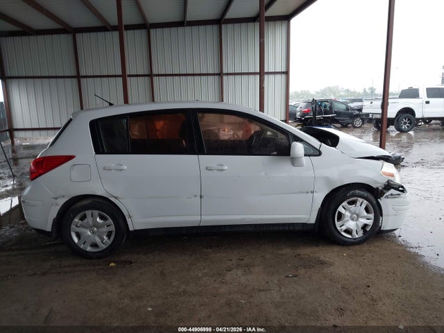 Nissan Versa 1.8s