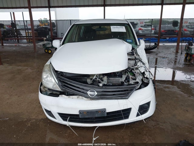 Nissan Versa 1.8s