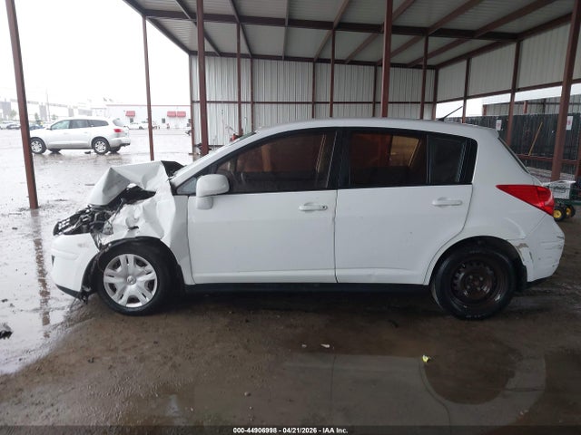 Nissan Versa 1.8s