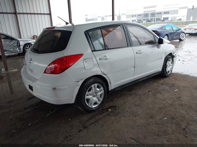Nissan Versa 1.8s
