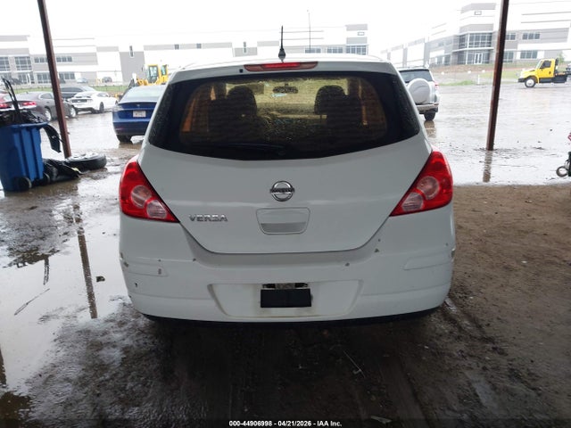 Nissan Versa 1.8s