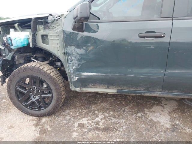 Chevrolet Silverado 1500 4wd  Short Bed Custom Trail Boss