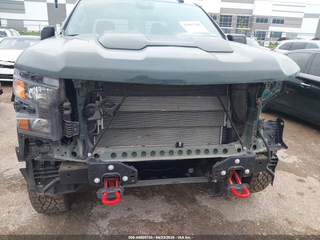 Chevrolet Silverado 1500 4wd  Short Bed Custom Trail Boss