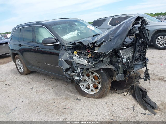 Salvage Jeep Grand Cherokee Image