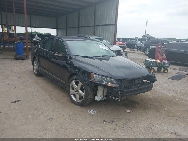 Salvage Volkswagen Passat Image