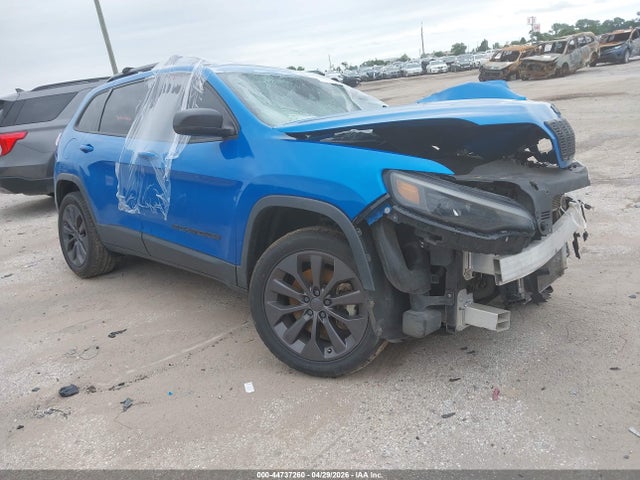 Salvage Jeep Cherokee Image
