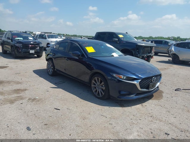 Salvage Mazda Mazda3 Image