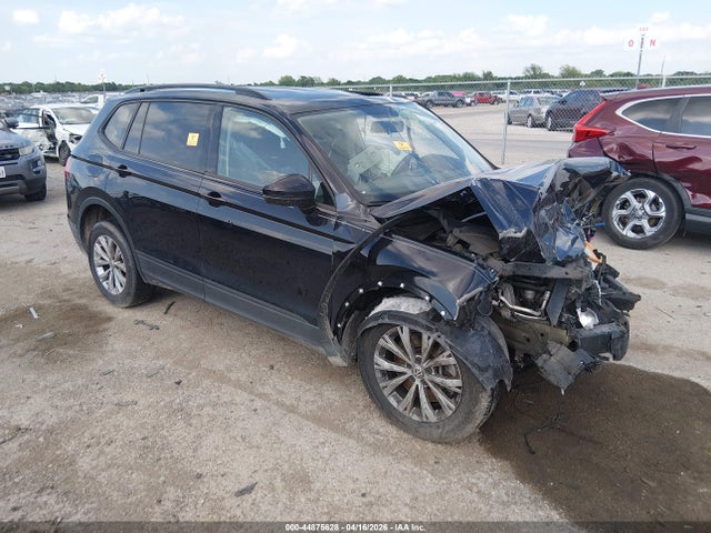 Salvage Volkswagen Tiguan Image