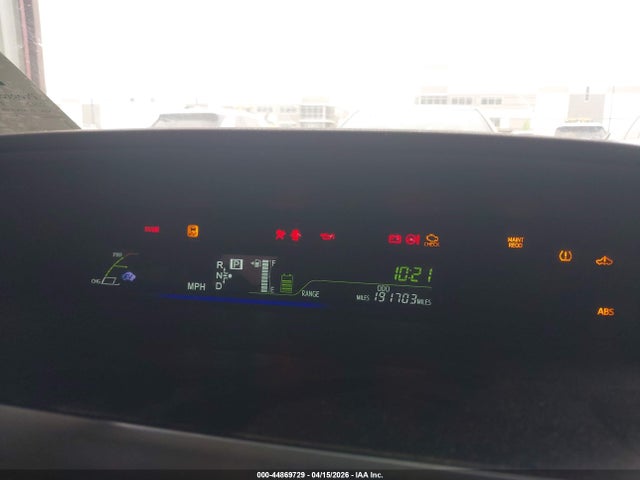 Toyota Prius v Three