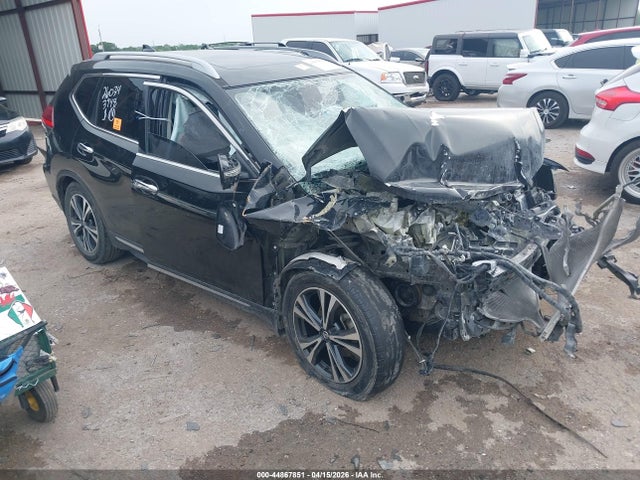 Salvage Nissan Rogue Image