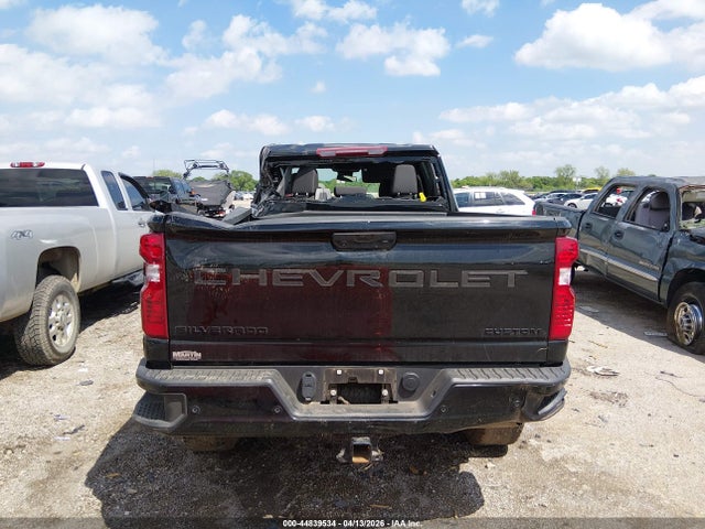 Chevrolet Silverado 2500 4wd  Standard Bed Custom