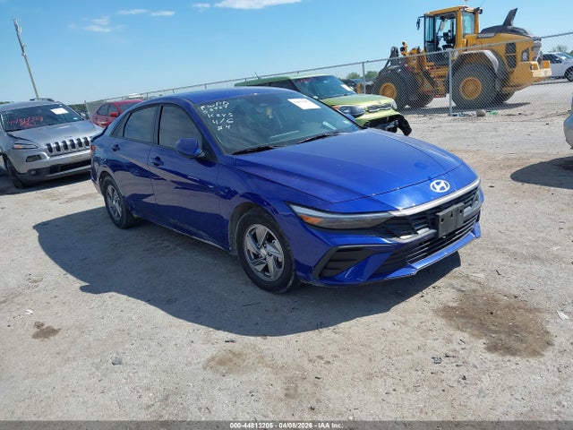 Salvage Hyundai ELANTRA Image