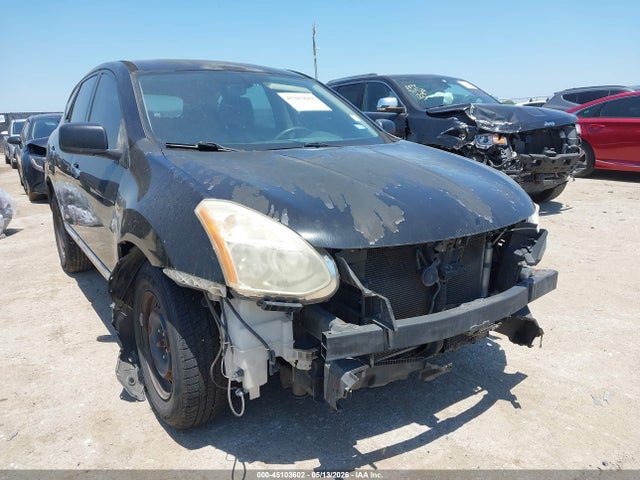 Salvage Nissan Rogue Image