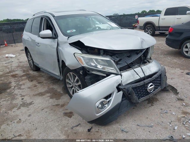 Salvage Nissan Pathfinder Image