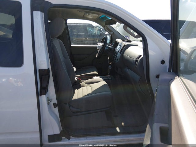 Nissan Frontier S
