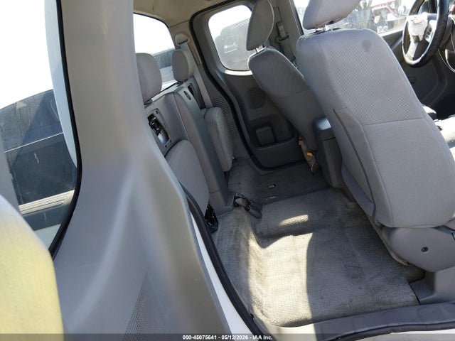 Nissan Frontier S
